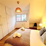 Elegant Charming 2 Bedrooms With Parking-Bon68